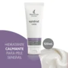 Imagem 2 de 4 de Hidratante Facial Epidrat Calm 120ml Mantecorp Skincare Momento de aplicação Dia/Noite Tipo de pele Todo tipo de pele